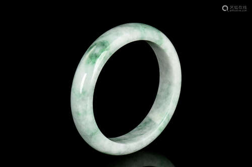 JADEITE ROUND BANGLE WITH CERTIFICATE