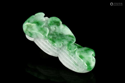 JADEITE CARVED 'PEANUT' PENDANT