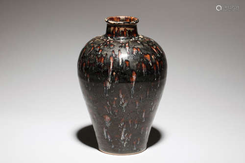 JIZHOU WARE PAINTED VASE