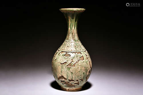 CIZHOU WARE CARVED 'FLOWERS' VASE