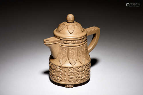 YI YUN: A YIXING ZISHA YELLOW CLAY TEAPOT