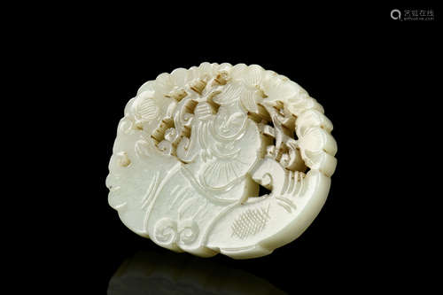 JADE CARVED ROUND ORNAMENT