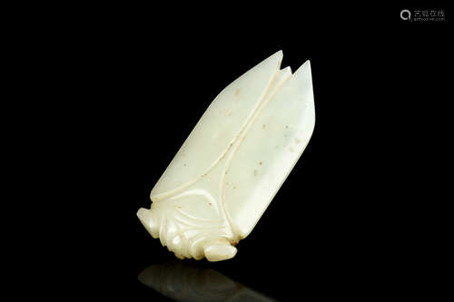 JADE CARVED 'CICADA' ORNAMENT