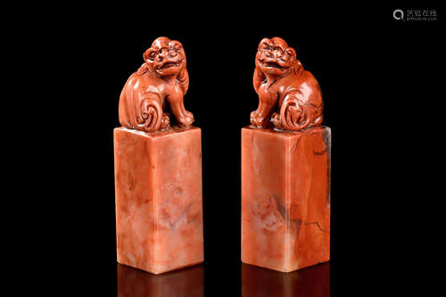 PAIR OF SHOUSHAN SOAPSTONE CARVED 'MYTHICAL LIONS' STAMP SEALS