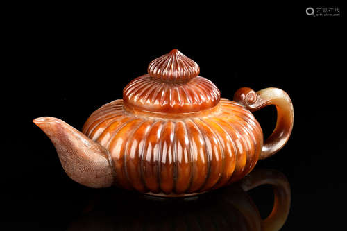 AGATE CARVED 'CHRYSANTHEMUM' TEAPOT