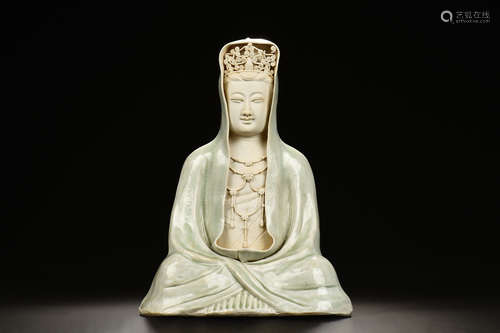 CELADON GLAZED GUANYIN SEATED FIGURE