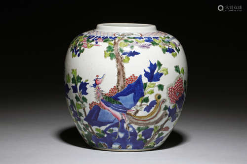 A VERY RARE AND MAGNIFICENT LATE KANGXI FAMILLE ROSE DECORATED JAR