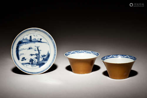 PAIR OF BLUE AND WHITE BOWLS AND A DISH