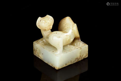 JADE CARVED 'MYTHICAL BEAST' SEAL STAMP