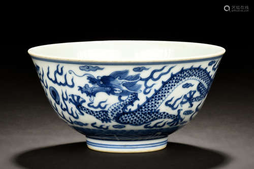 BLUE AND WHITE 'DRAGON' BOWL