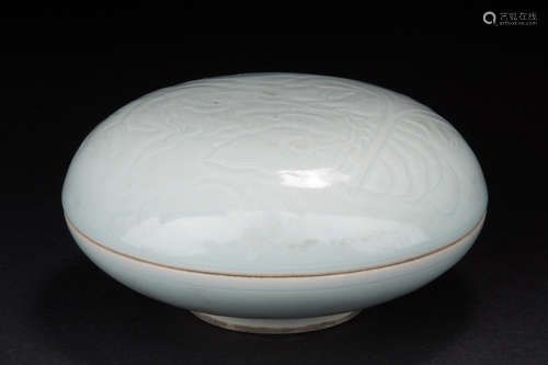 CELADON GLAZED 'QILIN' BOX WITH COVER