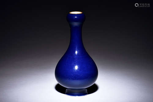 BLUE GLAZED GARLIC-MOUTH BOTTLE VASE