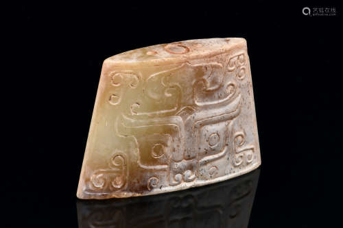 ARCHAIC JADE CARVED SCABBARD CHAPE