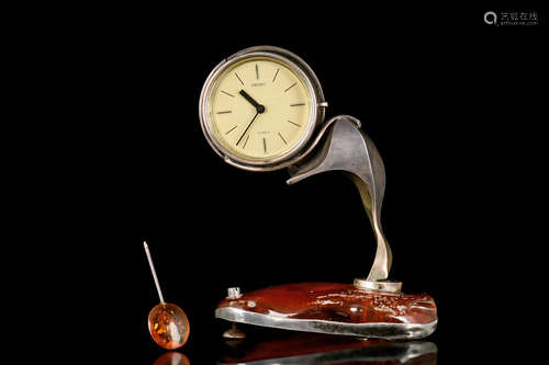 SILVER SEIKO PENDULUM CLOCK WITH AMBER BASE AND PENDULUM