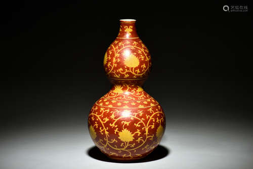 RED GROUND 'FLOWERS' DOUBLE GOURD VASE