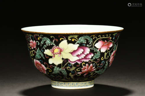 FAMILLE ROSE BLACK GROUND 'FLOWERS' BOWL