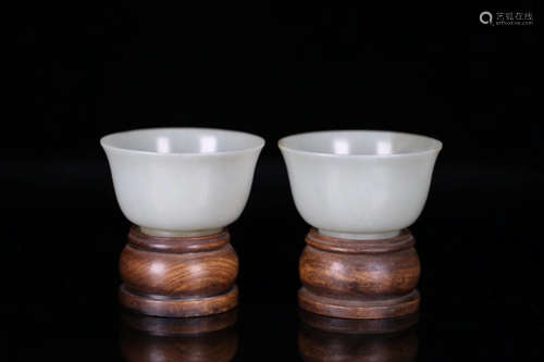 PAIR OF HETIAN JADE BOWLS