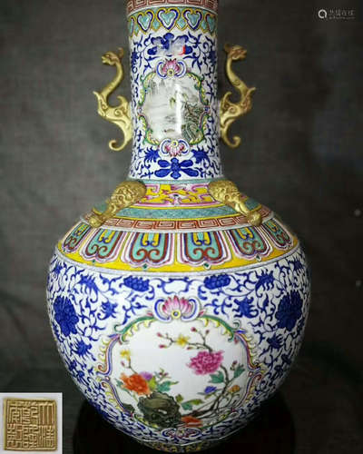 A FAMILLE-ROZE VASE WITH QIANLONG MARK