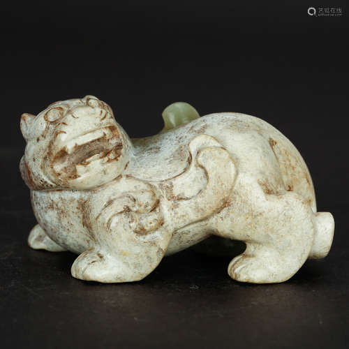 CHINESE ARCHAIC JADE BEAST