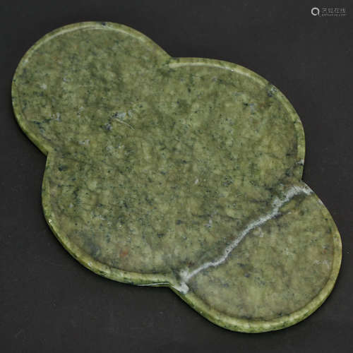 CHINESE JADE STONE LOBBED SHAPE PLATE