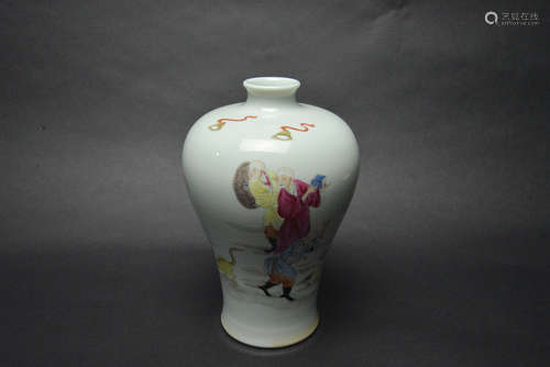 CHINESE FAMILLE ROSE PORCELAIN MEIPING VASE