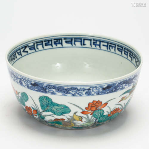 CHINESE BLUE AND WHITE DOUCAI BOWL