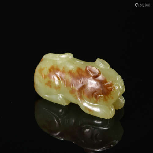 CHINESE YELLOW JADE CARVED BEAST