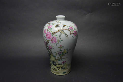 CHINESE FAMILLE ROSE PORCELAIN MEIPING VASE