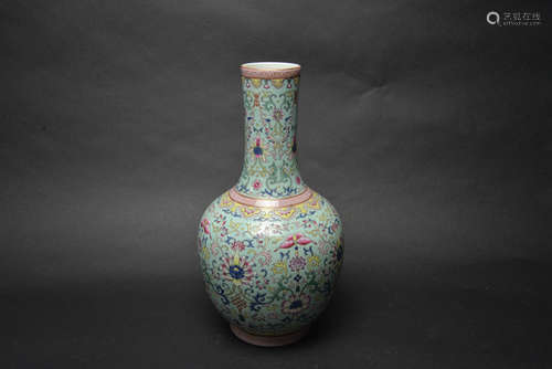 CHINESE FAMILLE ROSE PORCELAIN BOTTLE VASE