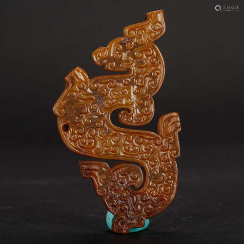 CHINESE ARCHAIC JADE DRAGON PENDANT