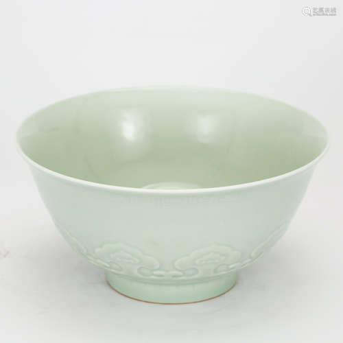 CHINESE CELADON GLAZED ANHUA PORCELAIN BOWL