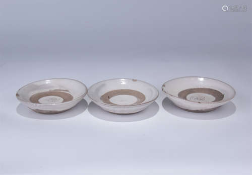 THREE CHINESE PORCELAIN WHITE GLAZE DISHES