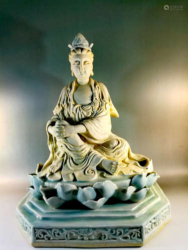 CHINESE SHADOW BLUE GLAZE SEATED GUANYIN