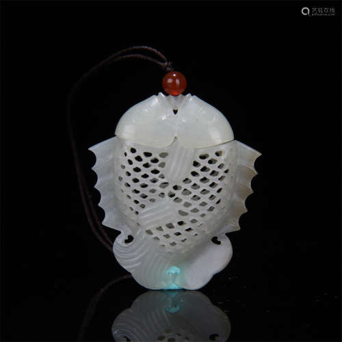 CHINESE WHITE JADE PIERCED CARVED DOUBLE FISH PENDANT