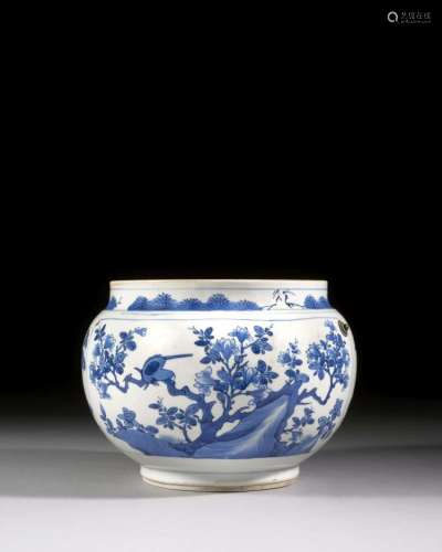 POT EN PORCELAINE BLEU BLANC, Chine, dynastie Qing, époque Kangxi (1662-1722)