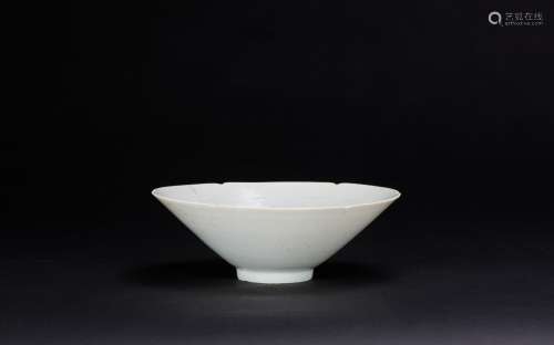 Song-A Celadon Glazed ‘Fishes And Wave’ Bowl