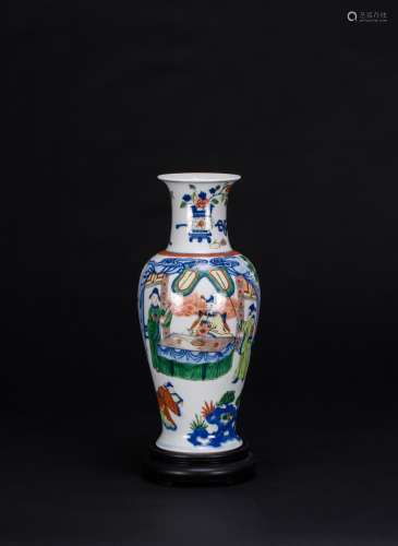 Qing-A Wu Cai ‘Off icial Figures’ Vase(Da Ming Wanli Nian Zhi) Mark