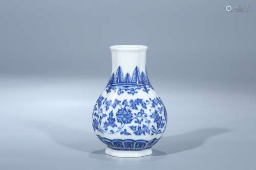 A Chinese Bule And White Porcelain Jar 