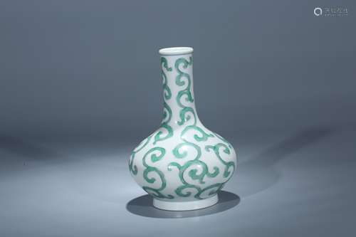 A Chinese Famille Rose Long Neck Porcelain Vase