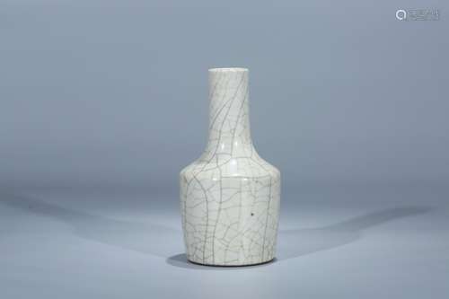 A Chinese Guan Type Porcelian Vase 