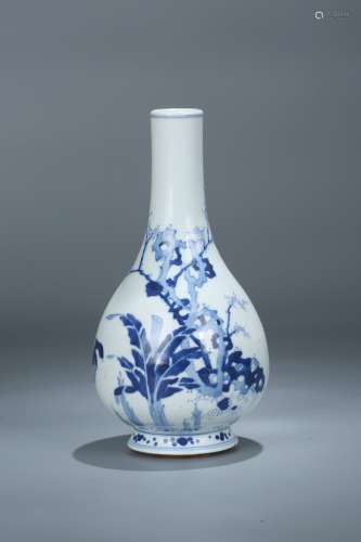 A Chinese Blue and White Poecelain Vase