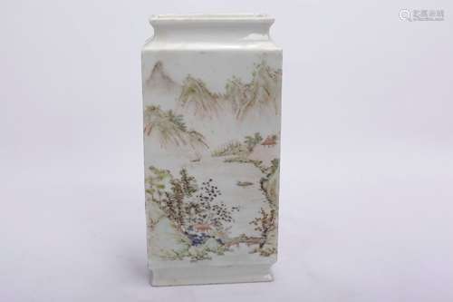 A Chinese Famille Rose Porcelain Squar Vase