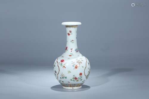 A Chinese Famille Rose Porcelain Vase