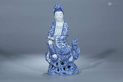 A Chinese Blue and White Porcelain Guanyin Statue