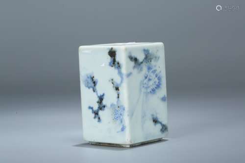 A Chinese Blue and White Porcelain Brush Pot