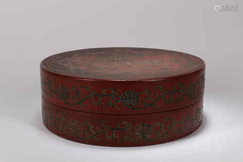 A Chinese Lacquerware Box with Cover