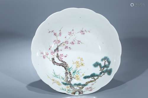 A Chinese Famille Rose Porcelain Plate