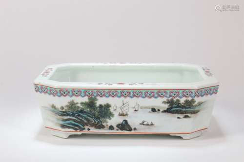 A Chinese Famille-Rose Porcelain Flowerpot