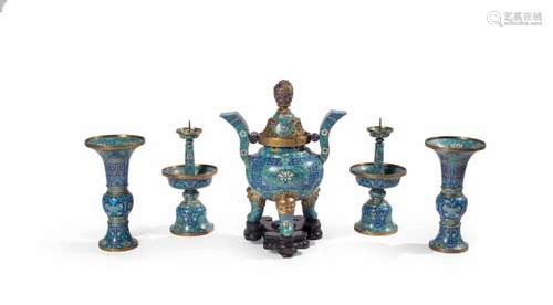 Garniture en bronze doré et émaux cloisonnés