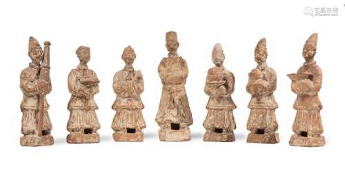Ensemble de sept statuettes de dignitaires